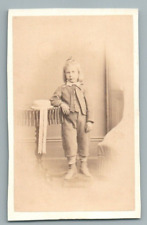 CDV GARCON EN PANTALON CULOTTE