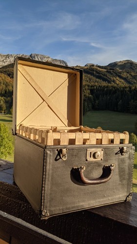 Louis vuitton malle à - vuitton,,