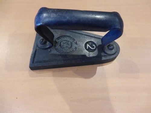Old vintage cast iron - ,