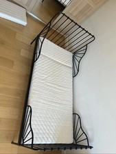 lit et matelas enfant extensible 80X200 noir IKEA très bon état 
