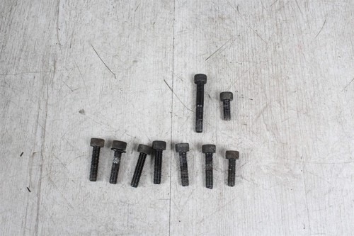 Visser couvercle moteur - le,