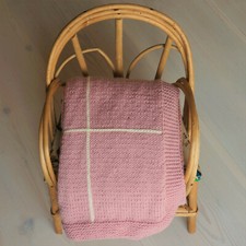 NEUVE : grande couverture bébé tricotée main en laine douillette