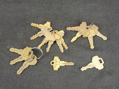 Lot x15 clefs originales