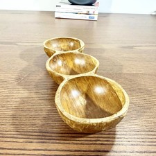 Plat triple en bois sculpté – Coupelles artisanales – Circa 1980 – Artisanal