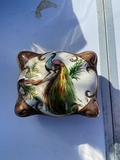 Boite en porcelaine peint à