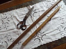 Anciennes toises et ciseaux de drapier,tissus,ameublement,1920,objets de métier