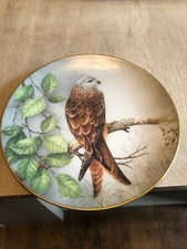 PORCELAINE de LIMOGES -  ASSIETTE  à L'AIGLE -DECOR PEINT à la MAIN - SIGNEE