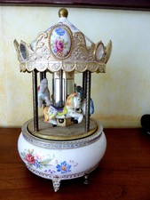 CAROUSSEL - MANEGE MECANIQUE -