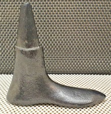 Ancienne OUTIL PIED ENCLUME DE CORDONNIER pour  enfant en fonte 