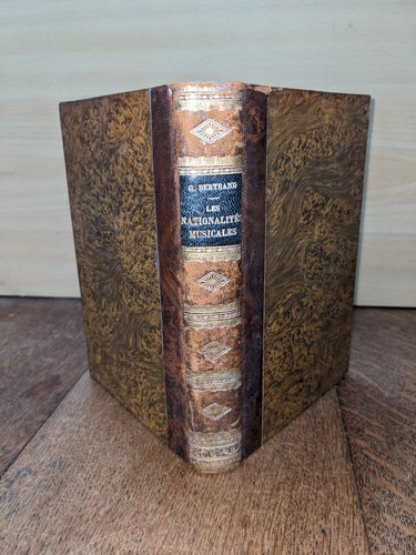 Livre ancien les nationalités - ancien-les,