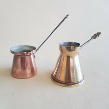 2 pots à café, petites casseroles anciennes en cuivre rose et doré déco cuisine