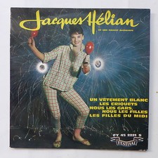 jacques helian uN VETEMENT BLANC   fy 45  2221 s