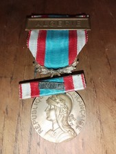 Ancienne Médaille+ Barette Guerre d'Algérie/ Commémoration d'Afrique Du Nord