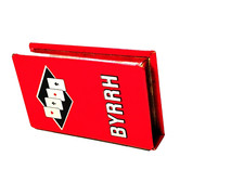 Boîte métal Byrrh avec de la publicité BIERES RINCK LYON sur les jetons en os