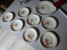 1 plat à tarte + 7 assiettes à dessert SALINS  MARTINE décor réhaussé