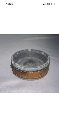 Vintage ancien cendrier - /,