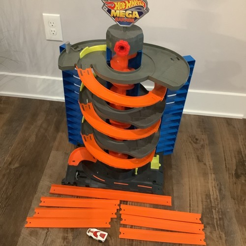 Hot wheels city mega garage - city,