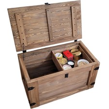 Coffre en bois avec étagère