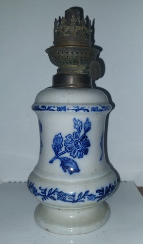 Lampe ancienne pétrole - ancienne,