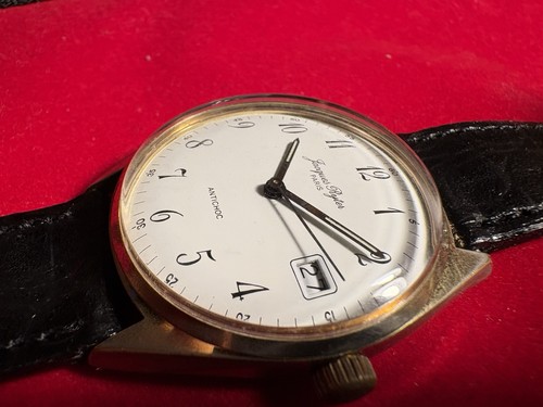 Montre mécanique vintage - montre,