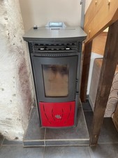 Poêle à granulé (pellet) Ecoforest Vigo 9,5 Kw Noir et Rouge