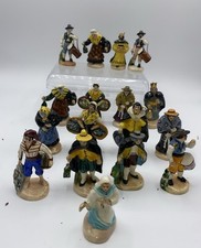 Santons vernissés de Devouassoux entre  7 et 7,5 cm Vendu à l’unité 16€