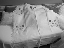 Linge Ancien Nappe en Lin  Richement Travaillé Brodée Et Dentelle