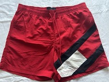 TOMMY HILFIGER Short de Bain Homme Rouge avec décor Marine et Blanc Taille L