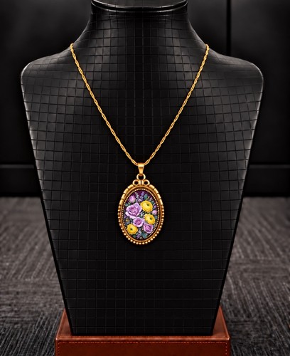 Collier pendentif ovale
