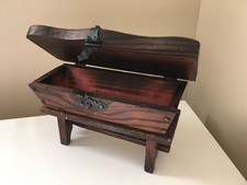 pétrin miniature en bois