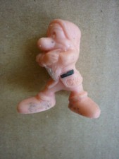 Figurine gomme ESSO GLUPS Blanche Neige et les 7 nains   GRINCHEUX version ROSE 