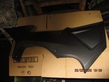 FLANC DE SELLE GAUCHE CB500X