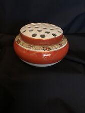 Brule parfum, pique-fleurs