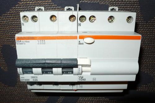 Disjoncteur differentiel 4pole - disjoncteur,