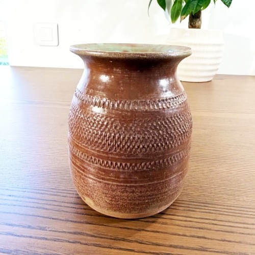Cache pot signé - en, grès