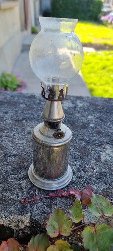 Ancienne petite lampe - , à