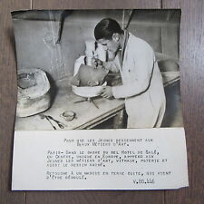 PHOTO DE PRESSE 1944 ECOLE DES MÉTIERS D'ART HOTEL DE SALÉ COURS POTERIE