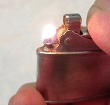 Briquet ancien ATLAS-LITE –