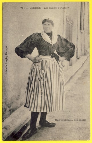 Cpa une sablaise des - -,
