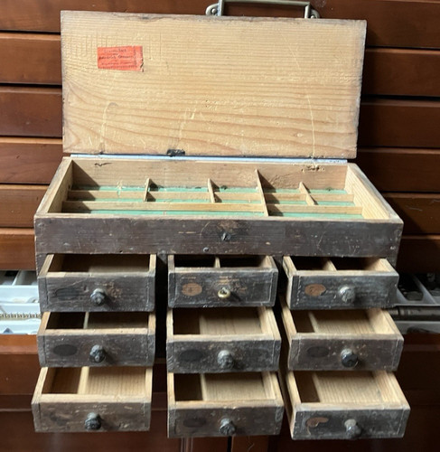Layette bijoutier horloger - bijoutier,