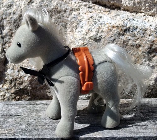 Figurine poney cheval gris - /,