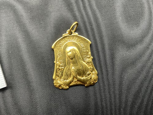 Gros médaille pendentif