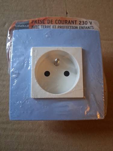 Prise courant 230 volts - courant,