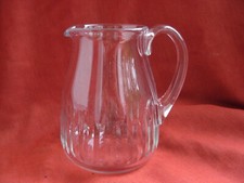 BACCARAT,LORRAINE, PICHET EN CRISTAL TAILLE, EPOQUE 20ème.