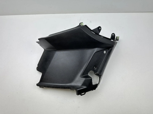 Cache plastique gauche peugeot - gauche,