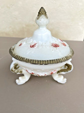 Bonbonnière en opaline.