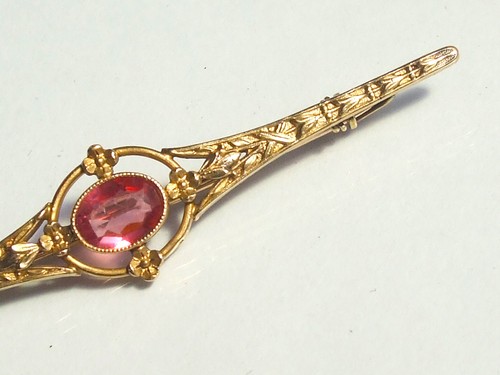 Belle grande broche - belle, et