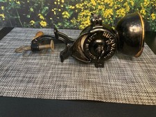 Ancien moulin à café HUSQVARNA – fonte – objet de cool