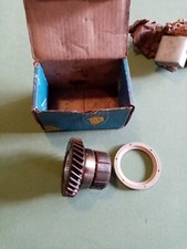 PEUGEOT 204 / 304 Essence Pignon Moteur / Boîte. Réf : 2068 . 24