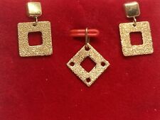 Boucles d'oreilles puces plus